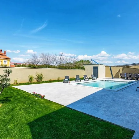 Ulika With Pool, Sauna And Jacuzzi Vila *