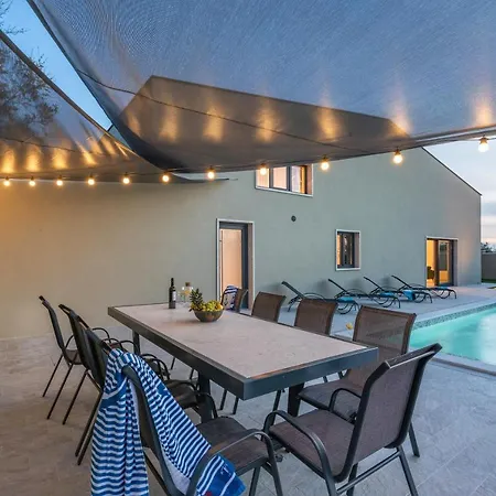 Vila Ulika With Pool, Sauna And Jacuzzi Vodnjan